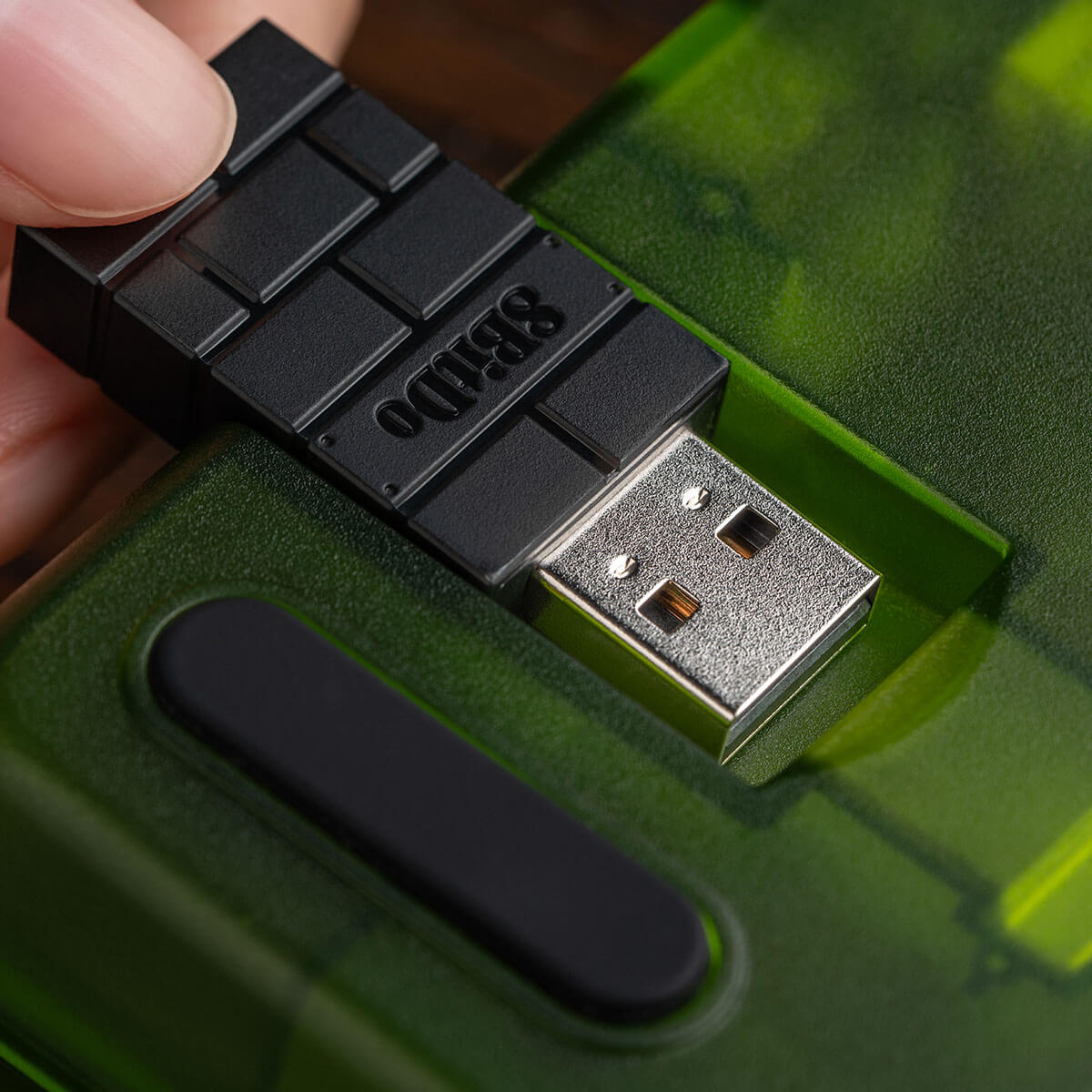 磁吸接收器收纳仓